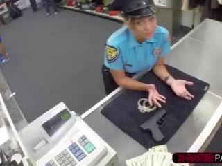 Cycate i duży tyłek policja kobieta dostaje pieprzony przez shawn w jego biuro